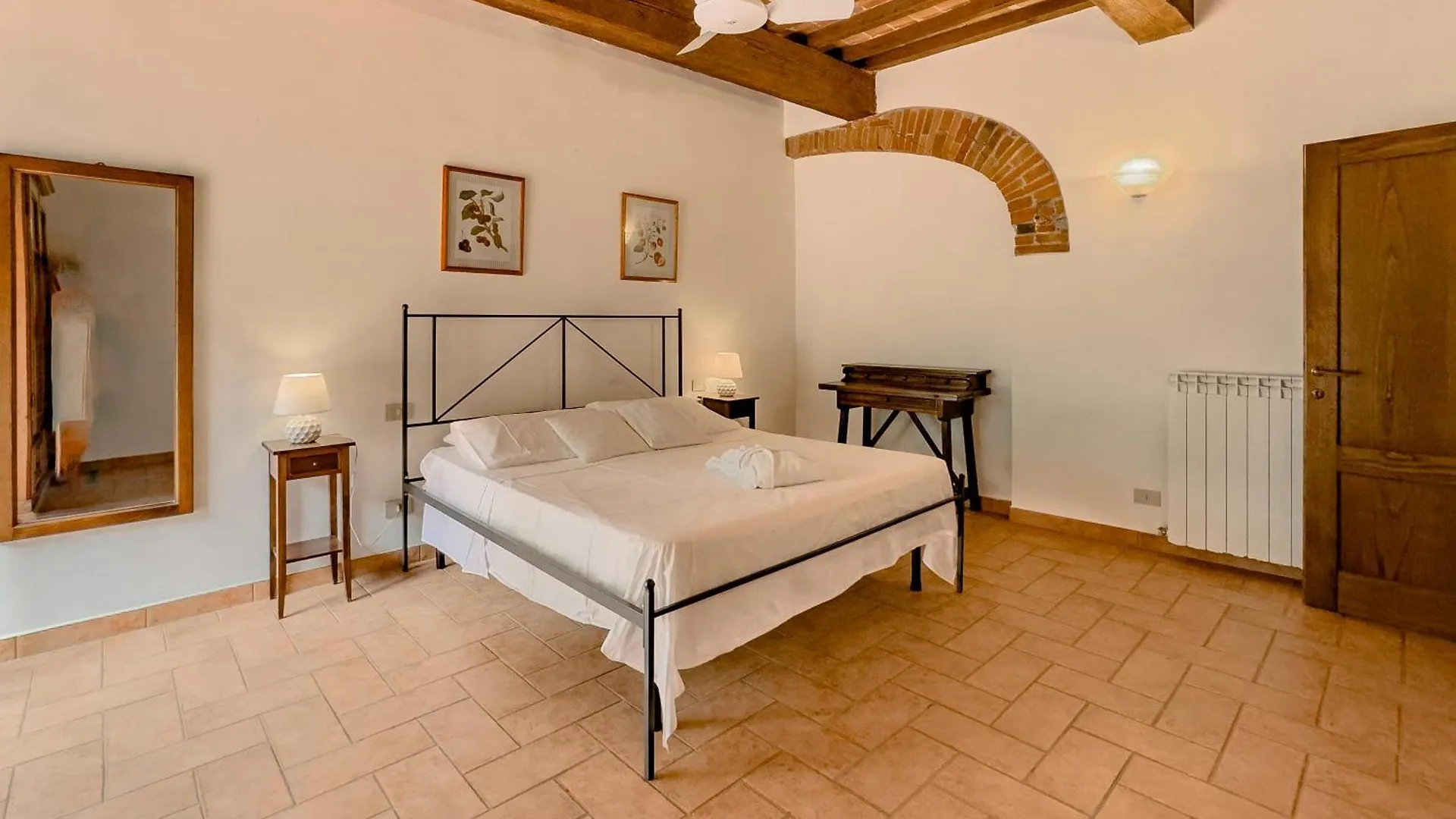 La Ferriera Exclusive Resort - Pool & Waterfall Loro Ciuffenna