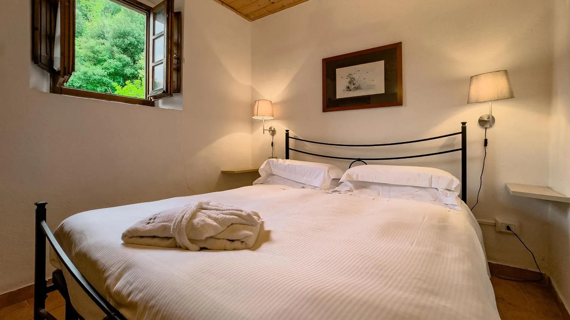 Farm stay La Ferriera Exclusive Resort - Pool & Waterfall Loro Ciuffenna