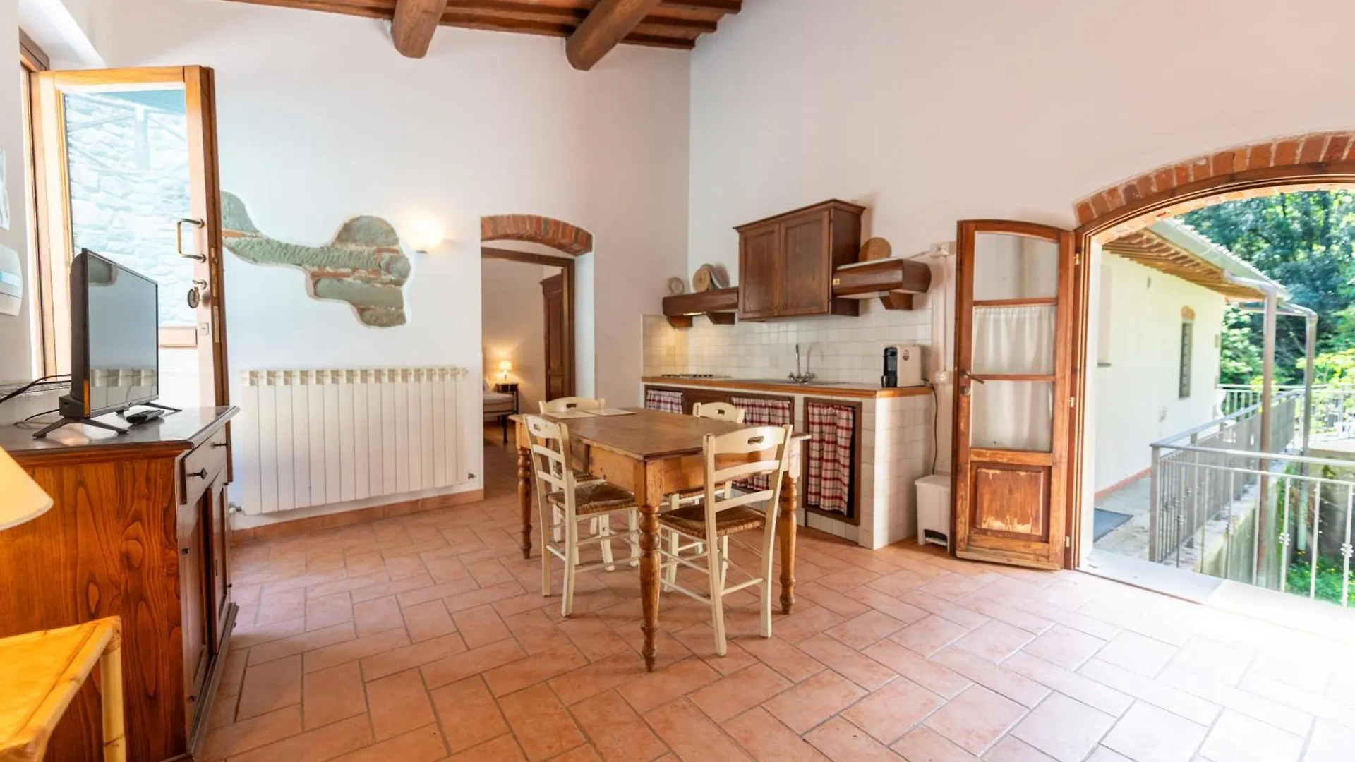 La Ferriera Exclusive Resort - Pool & Waterfall Loro Ciuffenna Farm stay