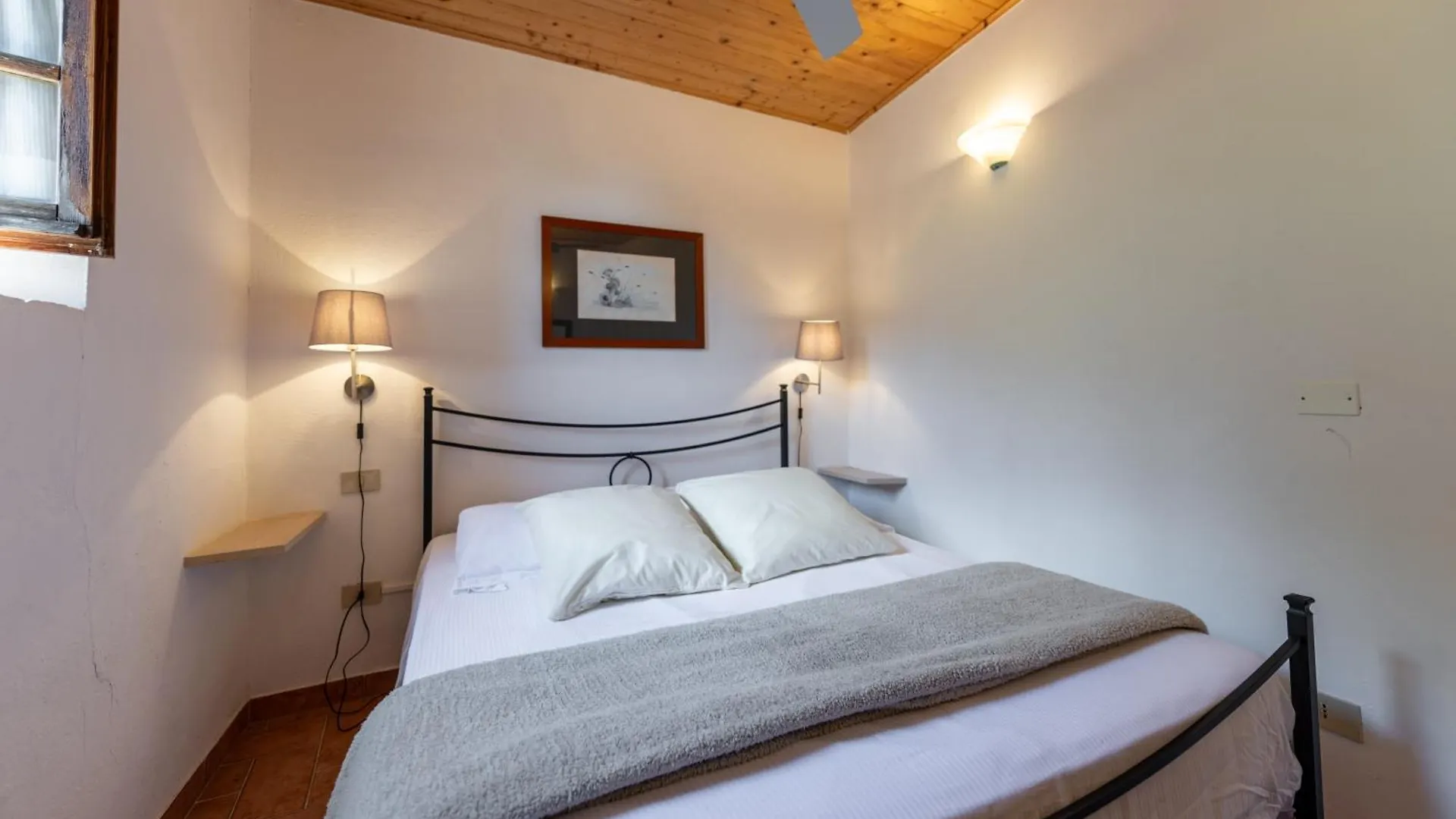 La Ferriera Exclusive Resort - Pool & Waterfall Loro Ciuffenna 0*,  Italy