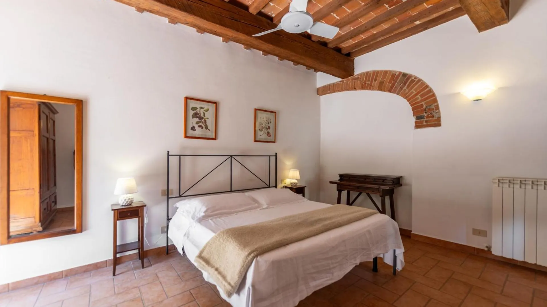 Farm stay La Ferriera Exclusive Resort - Pool & Waterfall Loro Ciuffenna Italy