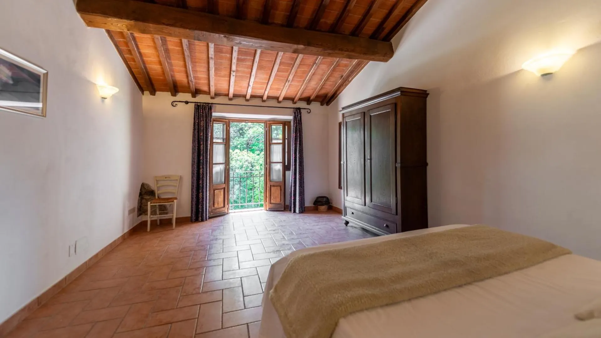 La Ferriera Exclusive Resort - Pool & Waterfall Loro Ciuffenna