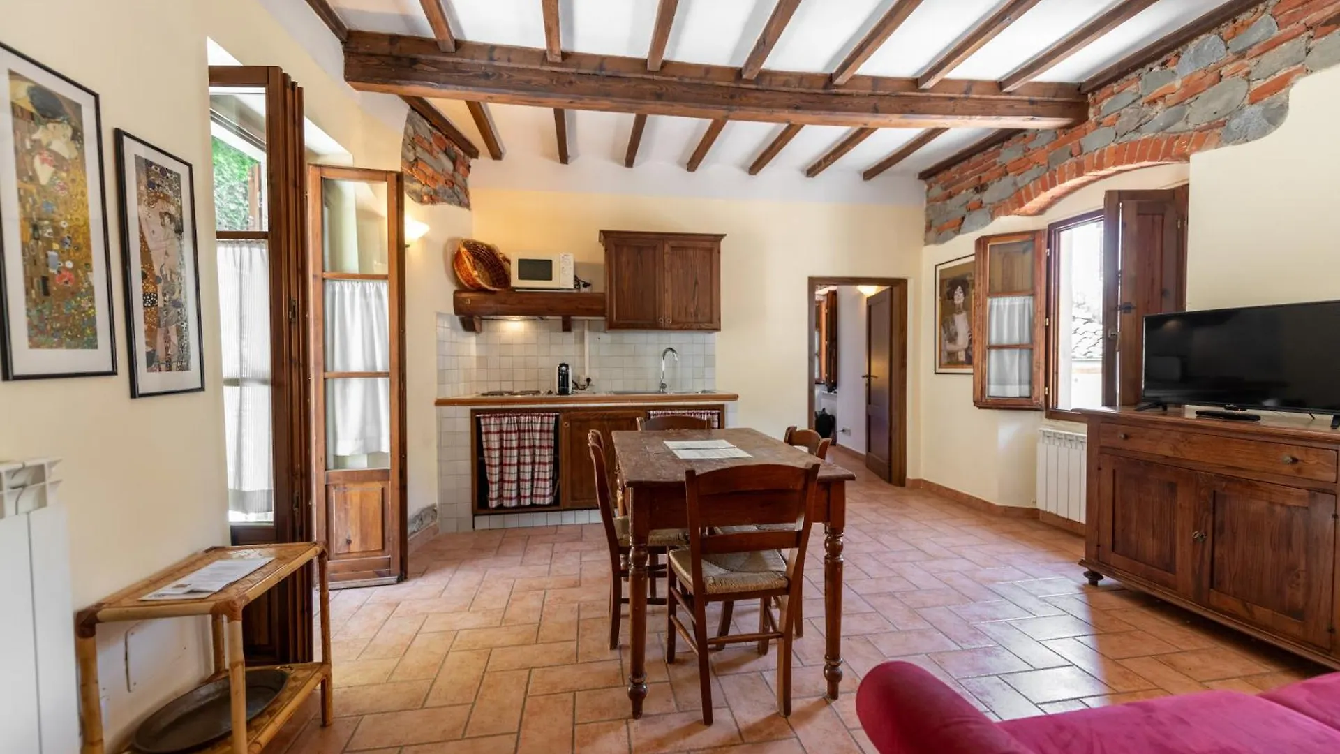 La Ferriera Exclusive Resort - Pool & Waterfall Loro Ciuffenna Farm stay