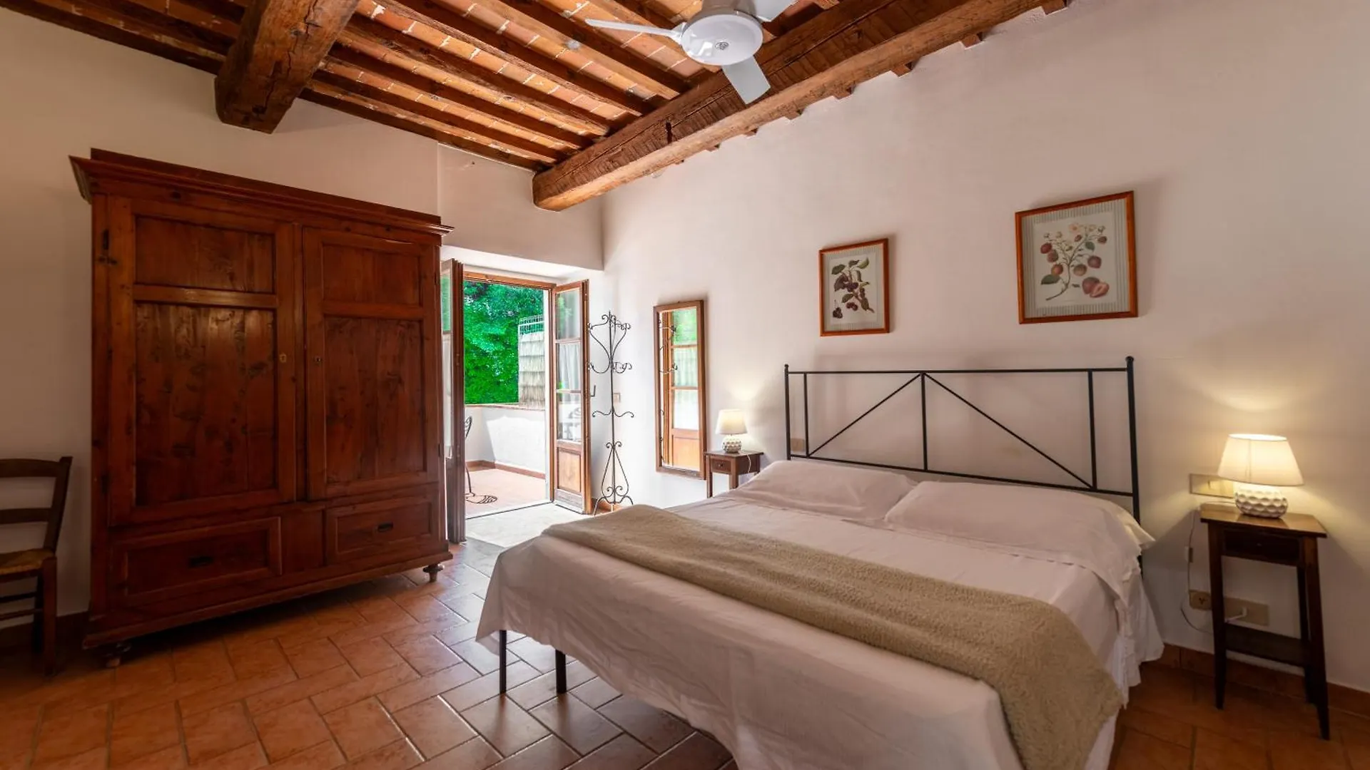 Farm stay La Ferriera Exclusive Resort - Pool & Waterfall Loro Ciuffenna Italy