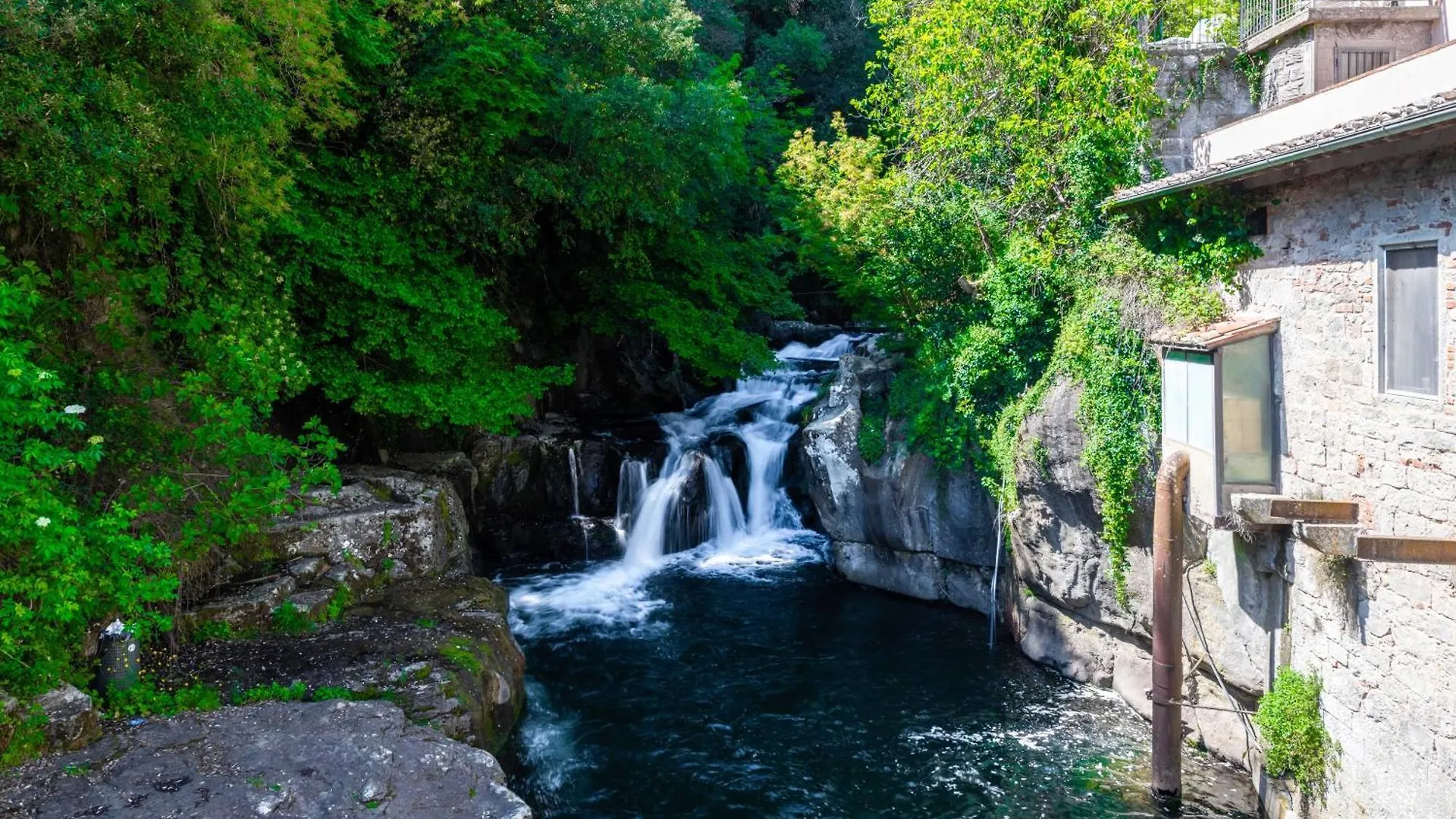 La Ferriera Exclusive Resort - Pool & Waterfall Loro Ciuffenna Farm stay