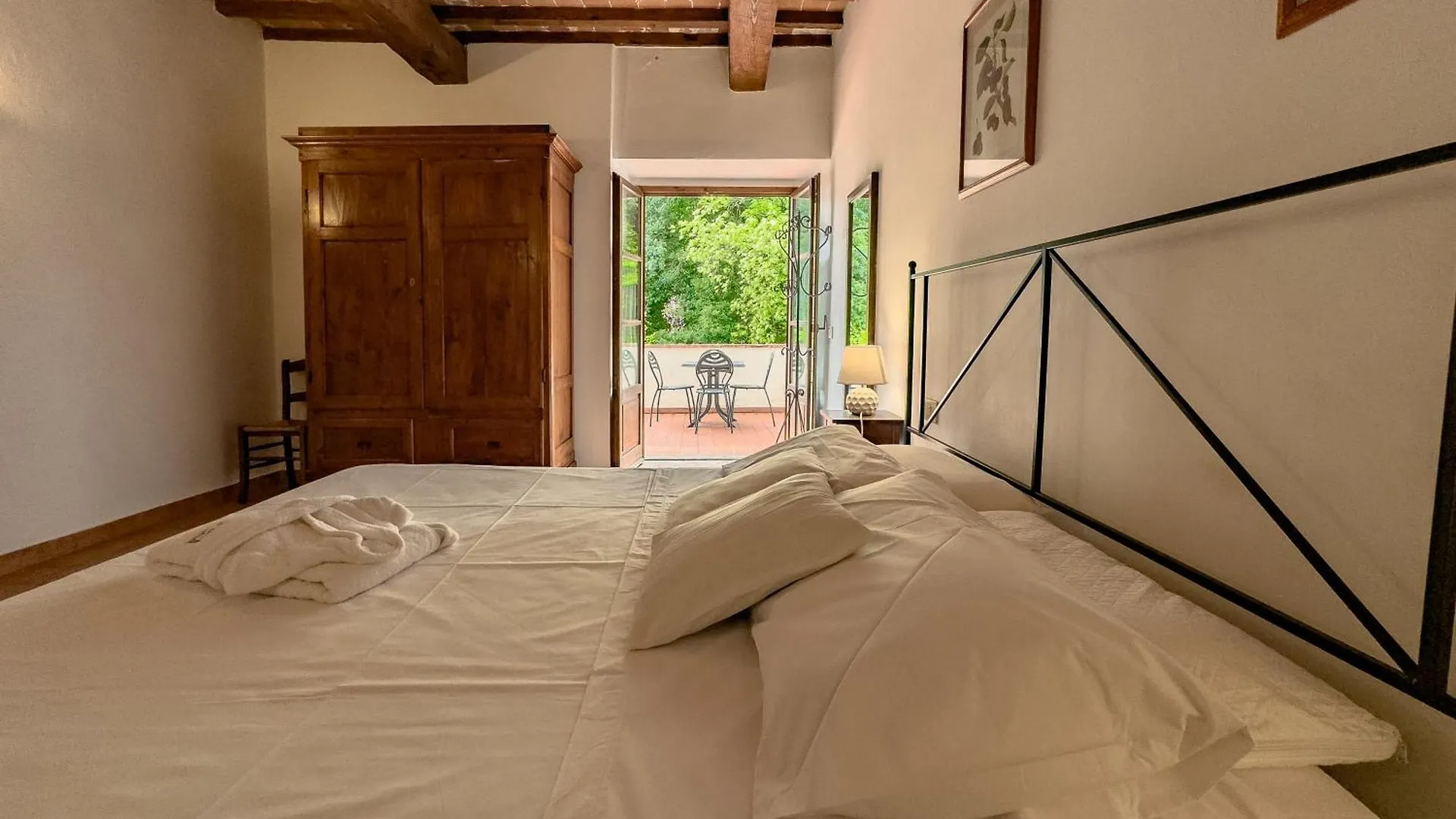 Vakantieboerderij La Ferriera Exclusive Resort - Pool & Waterfall Loro Ciuffenna Italië
