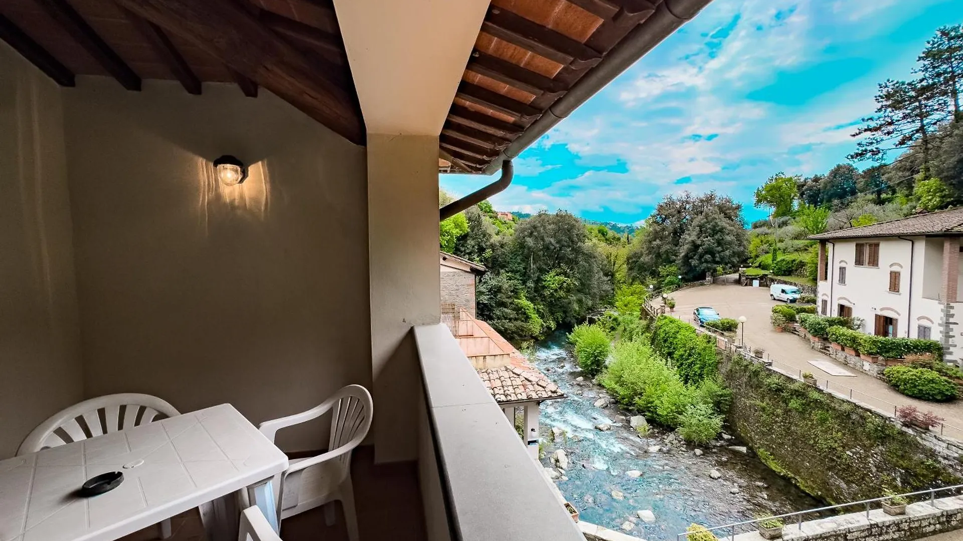 La Ferriera Exclusive Resort - Pool & Waterfall Loro Ciuffenna Italië