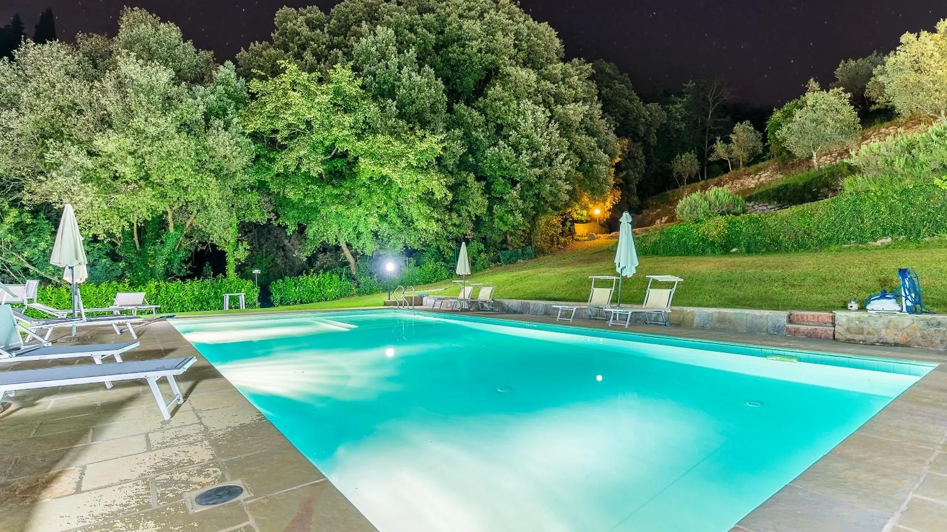 La Ferriera Exclusive Resort - Pool & Waterfall Loro Ciuffenna Vakantieboerderij