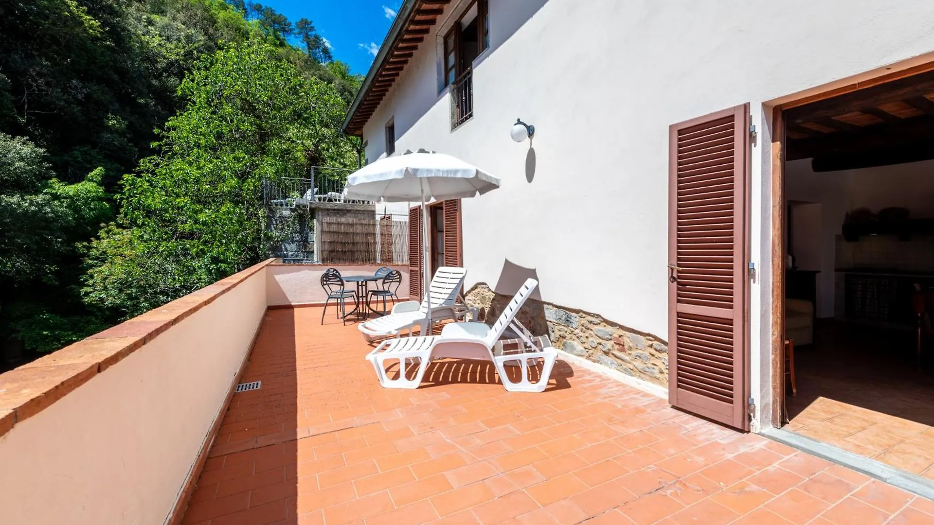 Farm stay La Ferriera Exclusive Resort - Pool & Waterfall Loro Ciuffenna